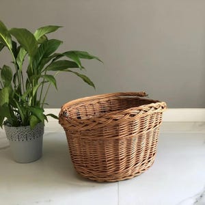ecofriendly rattan bicycle front basket handmade wicker bike basket natural wicker bicycle accesories handwoven bike basket with handle