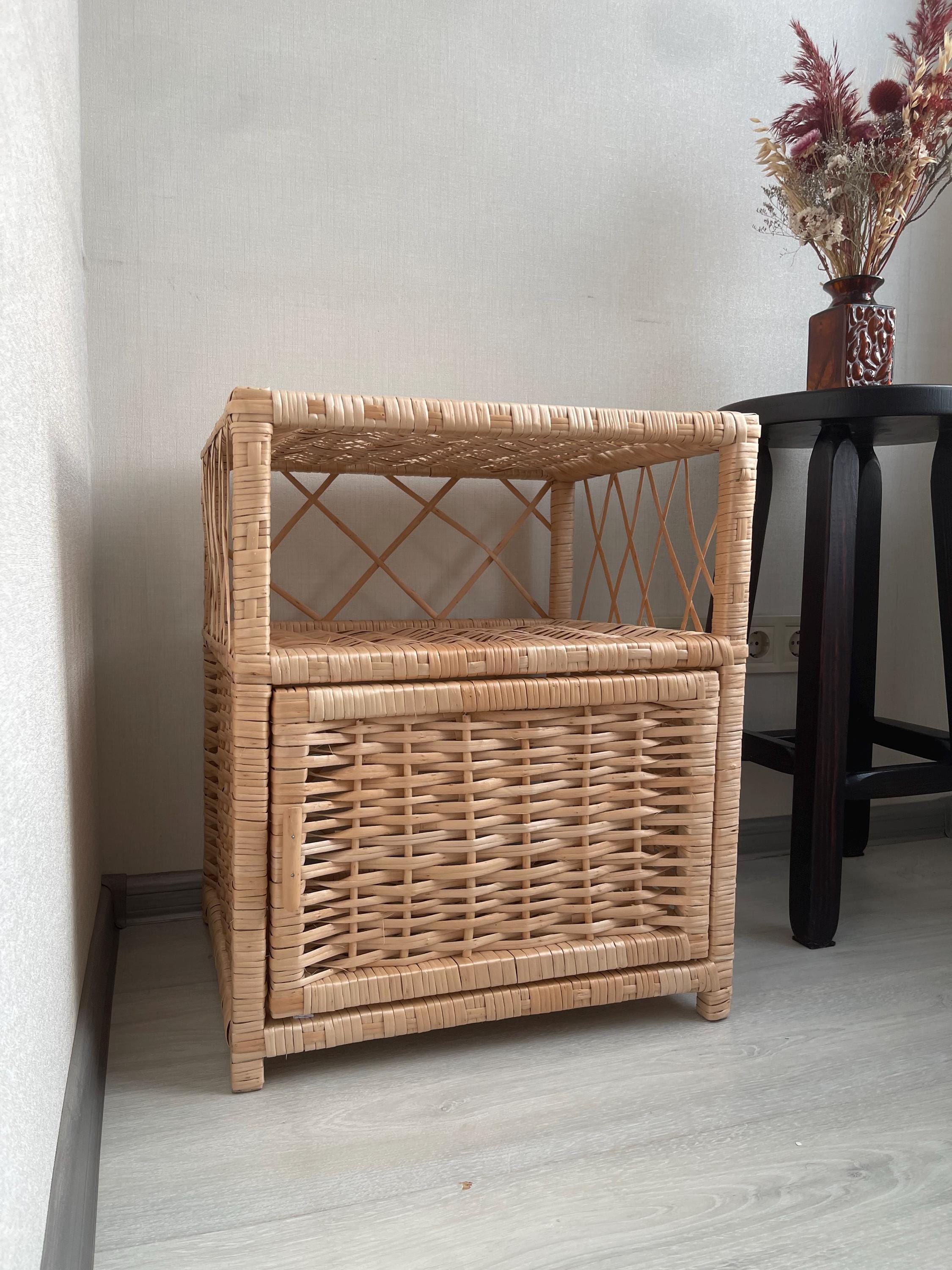 2er Set Rattan Nachttische – Schmal, Mit Offenen Ablagen, Boho-Design Für Kleine Räume