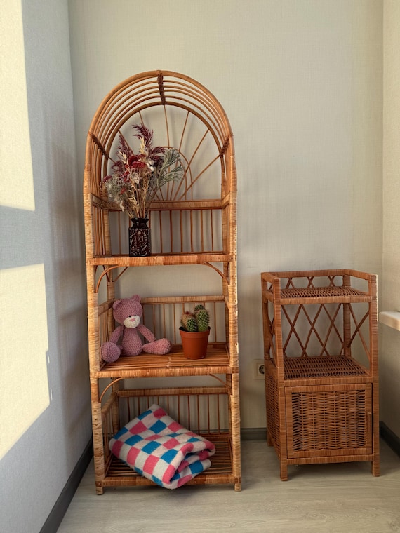 ラタンの飾り棚　籐家具 アーチ型の籐の棚、植物スタンド、天然の籐の棚、ボヘミアン家具
