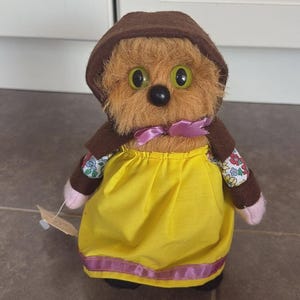 Vintage Barbara Ann Handmade Pendle Little People Soft Toy hedgehog 7 inch