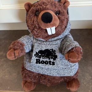 Roots Canada ルーツ　カナダ　ビーバー ぬいぐるみ フード付き Roots】カナダ動物☆Beaver Stuffie〇ビーバー・人形〇お揃い
