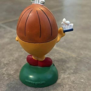 1998 Royal Doulton Little Miss Magic Ceramic Figurine 4 inch image 2