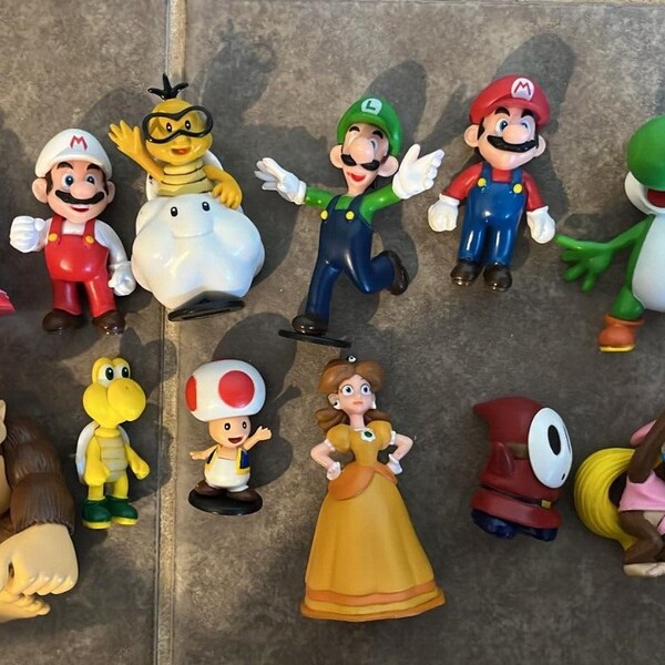 Super Mario Mini Figure 2" Nintendo Collectibles Cake Toppers 12 included