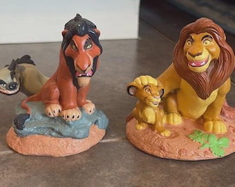 シンバとムファサのフィギュア コヴ 毛皮のキアラ 動物アート