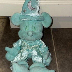Peluche de hechicero verde menta de Mickey Mouse de Disney de 12 pulgadas imagen 1