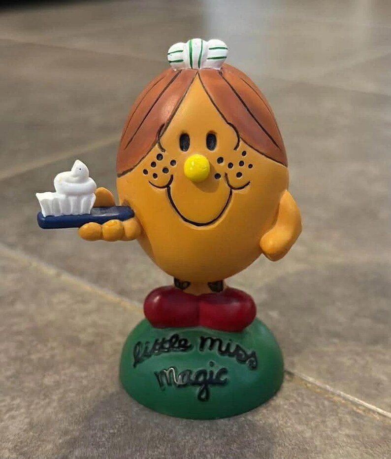 1998 Royal Doulton Little Miss Magic Ceramic Figurine 4 inch image 1
