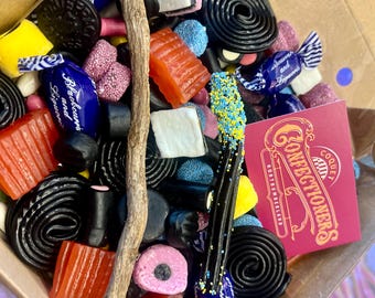 Liquorice Lovers Sweet Box | 800g or 1kg | Classic Liquorice Mix Gift | Optional Personalised Sticker | Retro Sweet Hamper