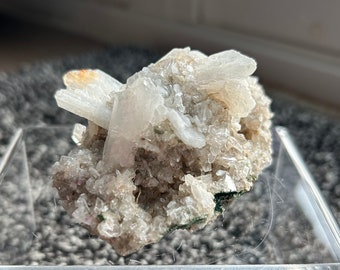 Heulandite and Stilbite with jasper specimen