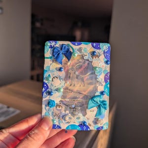 Toploader décoré | carte kpop | art déco | protection de pochette pour cartes | stickers kawaii mignons | oeuvres d'art|cadeaux pour elle|cadeaux pour lui|personnalisable