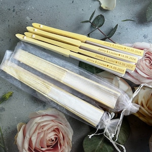 Ventagli bianchi in seta personalizzati con sacchetto in seta, ventaglio pieghevole, bomboniere per matrimoni, sposa estiva, regalo di nozze, estate
