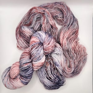 Skarpety z cienkiej wełny merino | Przędza farbowana ręcznie | 4-nitkowa, 100 g | Haunted Rose