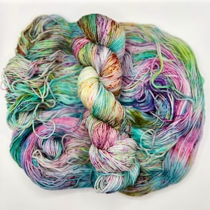 Superwash Merino Wool | Hand-Dyed Yarn | 4 ply Fingering 100g | Dream Weaver