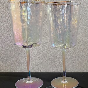 Set Of 2 Iridescent Heart Shaped Wine Glasses with Gold Rim Valentines