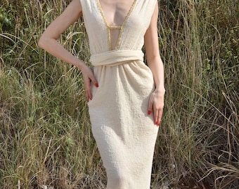 Boho Off White Enkel Bröllopsklänning: Linne Gudinnaklänning, Rygglös Egyptisk Dräkt