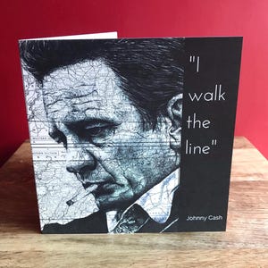 Tarjeta de felicitación de cumpleaños inspirada en Johnny Cash. Dibujo sobre un mapa de Nashville. Interior en blanco.