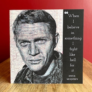 Steve McQueen inspiriert Geburtstagskarte. Zeichnung auf Landkarte. Innen leer