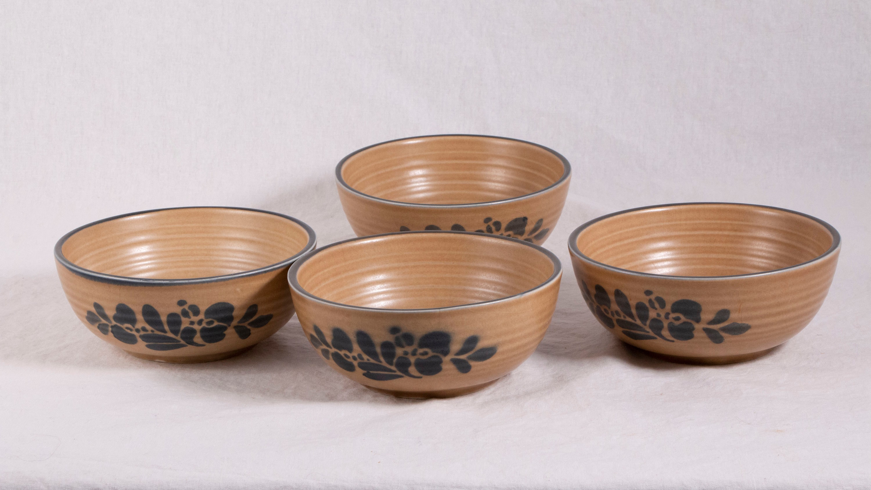 Set of Four Vintage Pfaltzgraff  Set of 2 Vintage Pfaltzgraff Sunnydale Ceramic 6” Soup / Cereal Bowl main image 1