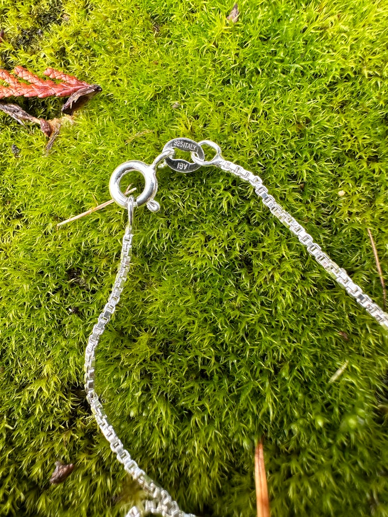 Poppy Anemone Gold Chain Necklace