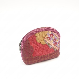 Classic coin purse/wallet/pouch: Handmade patchwork quilted fabric bag. A special gift, good size and well-organized.
