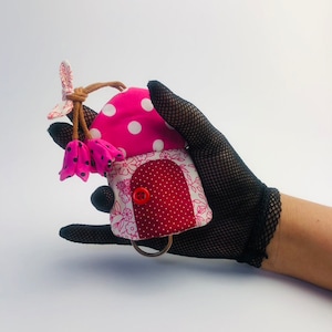 Bolsa para llaves de setas, llavero, funda para llaves hecha a mano con patchwork y acolchado, adorable funda para llaves de casa de setas, algodón de alta calidad.