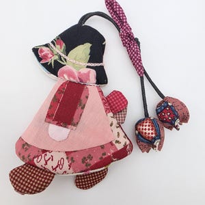 Sunbonnet Sue Patchwork Key Pouch, Quilted Cotton Fabric Holder, Cottagecore Bag