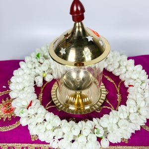 Puja diya fabriqué à la main en laiton - Lampe à huile moyenne en borosil de 5,5 po. pour Mandir, Aarti, chambre Pooja, Diwali, festival hindou et décoration d'intérieur