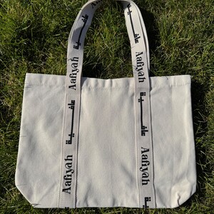 Logo Canvas Einkaufstasche - Stilvolle Tasche für jeden Anlass mit schönem Branding auf dem Riemen