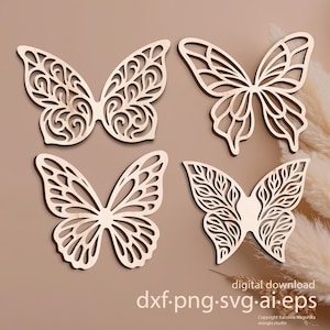 Op de afbeelding: Vier houten vlinderuitsparingen met ingewikkelde ontwerpen. De vlinders hebben gedetailleerde patronen en opengewerkte vleugels. De afbeelding bevat de tekst "digital download" en bestandstype-opties: dxf, png, svg, ai en eps.