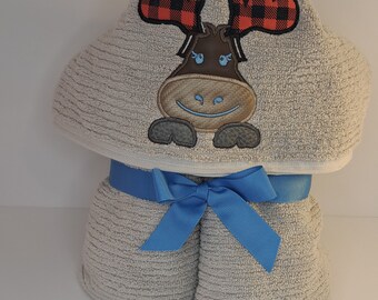 Personalized Towel Hooded Towel Bath Towel Swim Kids Custom Embroidered Toddler Moose Applique Marine Vinyl Birthday Gift Easter Gift