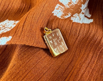 Book locket