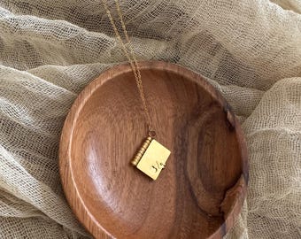 Bookish locket • Ring Locket Necklace · Romantic Vintage Locket · Personal Keepsake Jewelry · Gift for Her