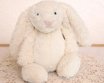 Coelho de pelúcia Jellycat Bashful Cream tamanho médio (30 cm), brinquedo colecionável de pelúcia macia.
