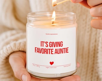 Funny Auntie Candle: It's Giving Favorite Auntie Aunty, Gift for Her
