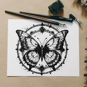 Mystische Schmetterlings-Veilchen-Design, SVG-, PNG- und JPEG-Datei enthalten. Es ist ein digitaler Download, es wird kein physisches Produkt versendet.