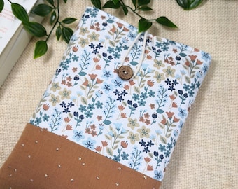 Padded book or e-reader pouch - booksleeve - gift idea