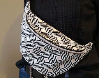 Sac banane jacquard noir et écru style chic décontracté