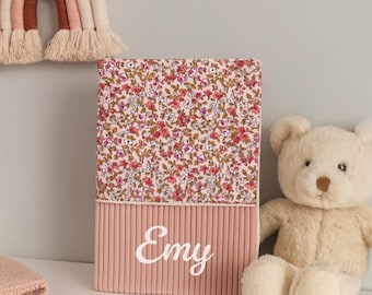 Protège Carnet de Santé Personnalisé Bébé – Cadeau Naissance - Velours Doux Motif Fleuri – Housse Fait Main