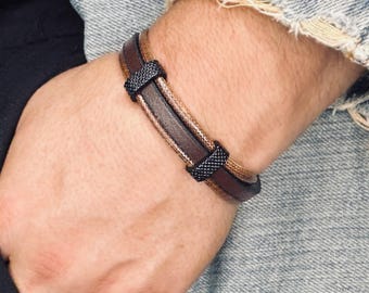 パーソナライズされた編み込みレザーブレスレット：名前、日付、または