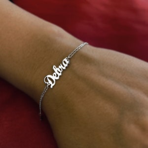 Pulseira de prata esterlina 925 com nome / Pulseira com nome personalizado / Pulseira delicada / Presente personalizado para mães / Presentes de aniversário para ela