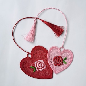 Coeur et rose FSL, motif de broderie machine pour une carte postale de la Saint-Valentin, un marque-page, un jouet pour arbre de Noël ou des étiquettes cadeaux en 2 tailles 10 formats
