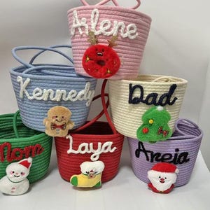 Personalisierter Baby-Geschenkkorb mit Namen, Benutzerdefinierter Weihnachtsstrumpf-Aufbewahrungskorb, Weihnachts-Rentier-Matching-Babykorb, Babypartygeschenk