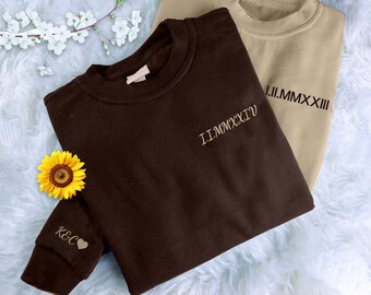 Suéter de cuello redondo con números romanos bordados, sudadera personalizada con fecha de aniversario para pareja, suéter a juego con fecha conmemorativa para novia y novio