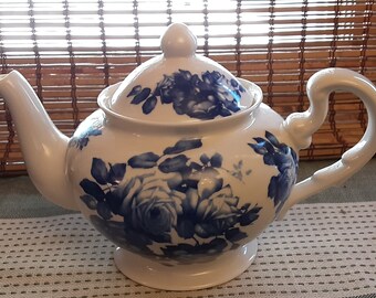 VINTAGE Nantucket Blue and White Porcelain Teapot.