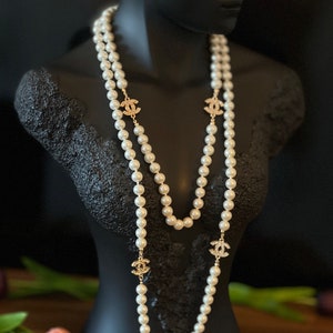 Louis Vuitton - LV Eclipse Pearls Necklace - Metal & Resin - Dore - Women - Luxury