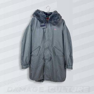 EVISU Donna grijze parka met visgraatmotief, capuchon van imitatiebont, met kraanvogels gevoerd Y2K-jack
