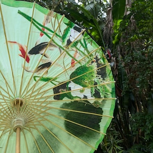Décoration de fête avec parapluie en papier poisson koi | Parapluie asiatique