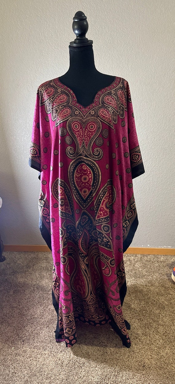 Magenta mosaic caftan with beautiful collar