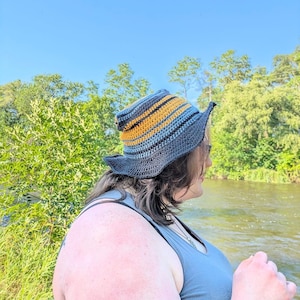Slouchy witch hat