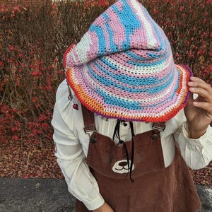 Slouchy witch hat