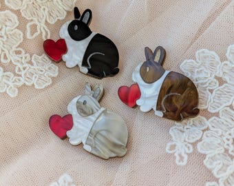 Dutch love bunny mini pin brooch // pearl acrylic